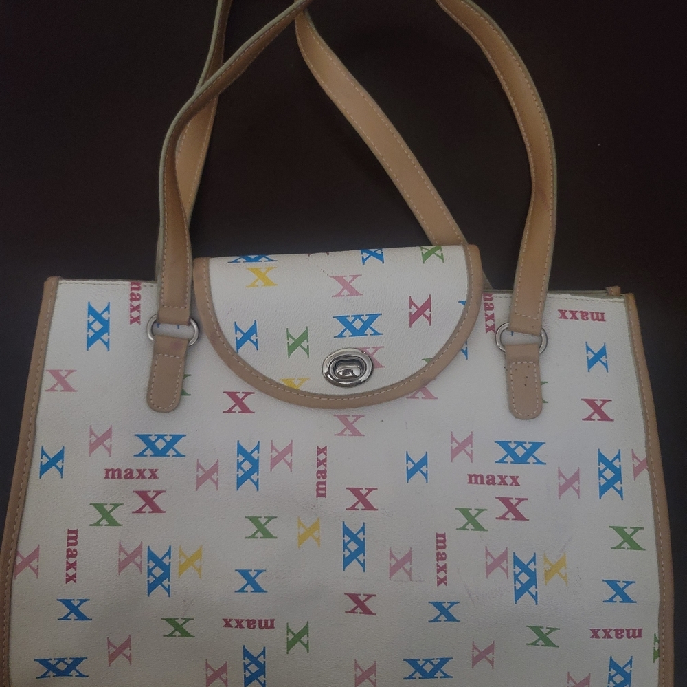 Maxx large  handbag 15x10 white with multiple colors pink inside no stains